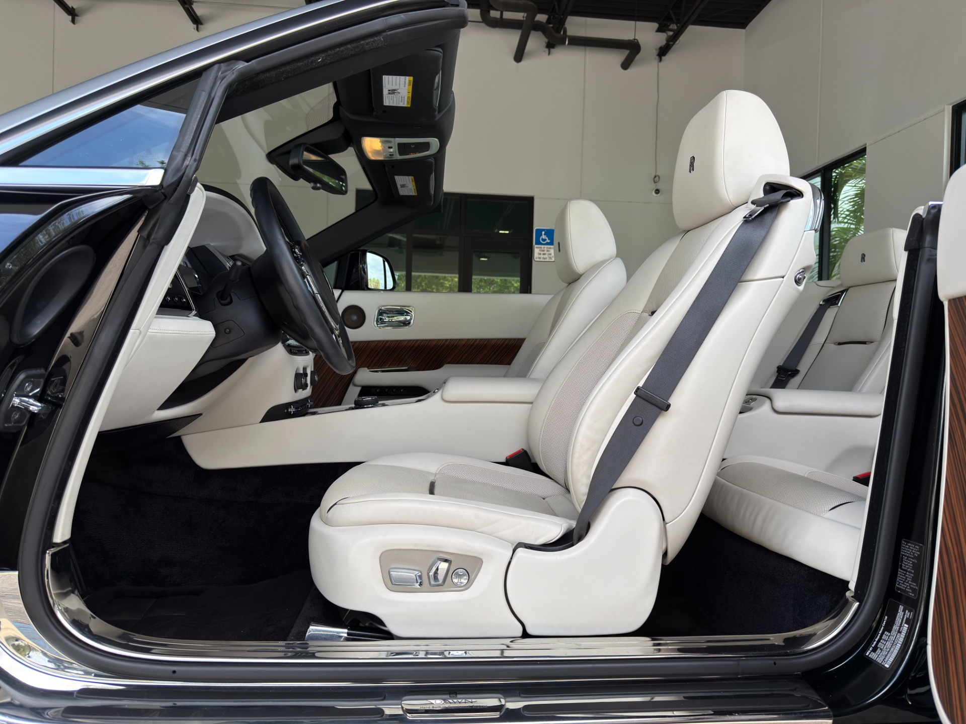 2016 Rolls Royce Dawn RR6 photo 27