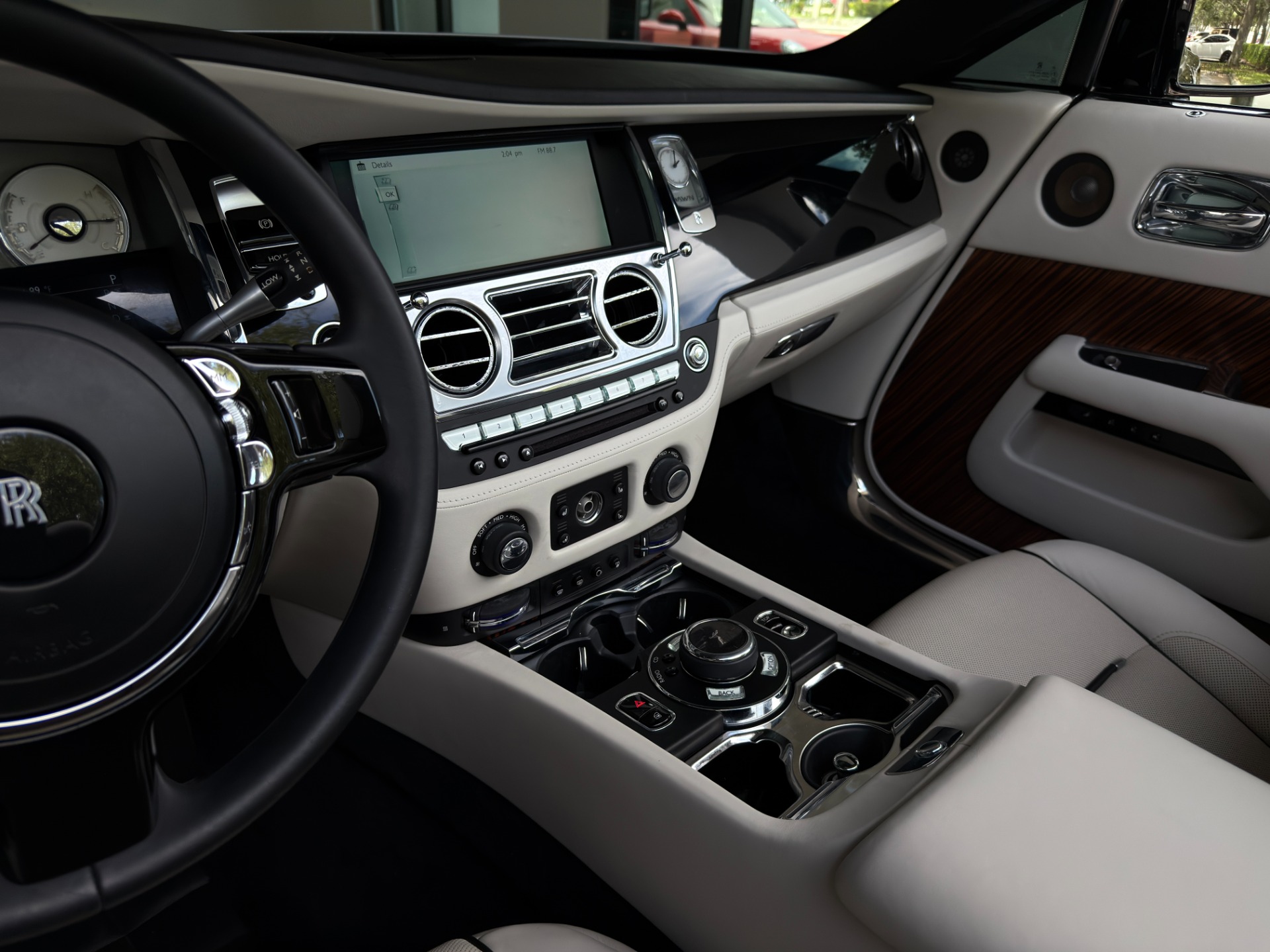 2016 Rolls Royce Dawn RR6 photo 40