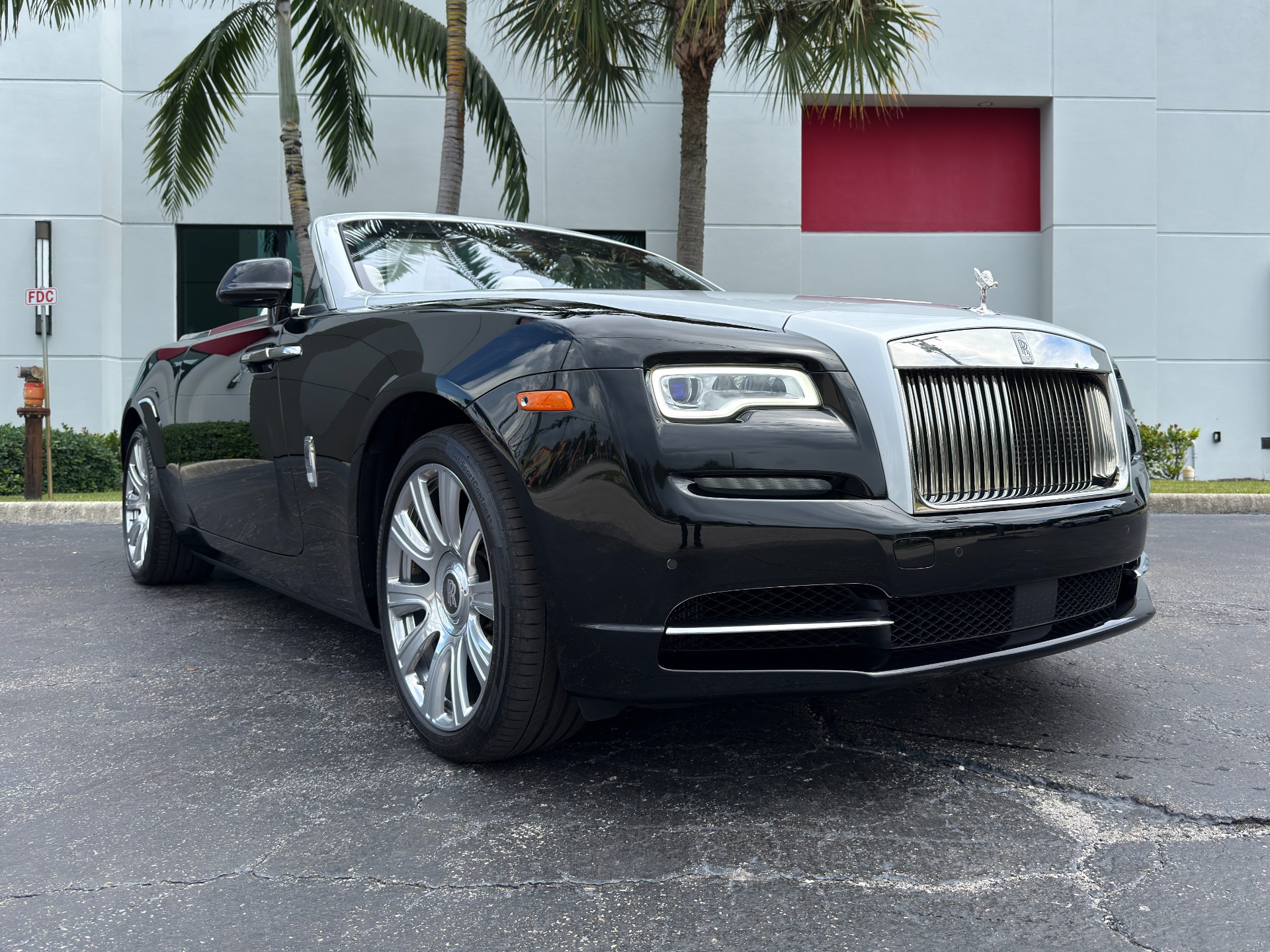 2016 Rolls Royce Dawn RR6 photo 4