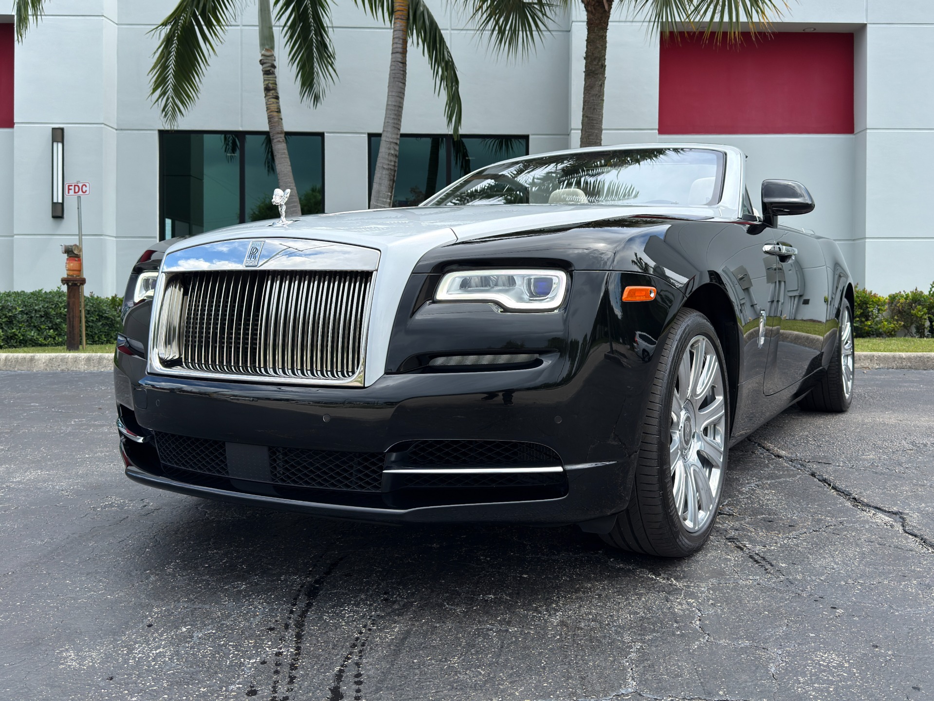 2016 Rolls Royce Dawn RR6 photo 6