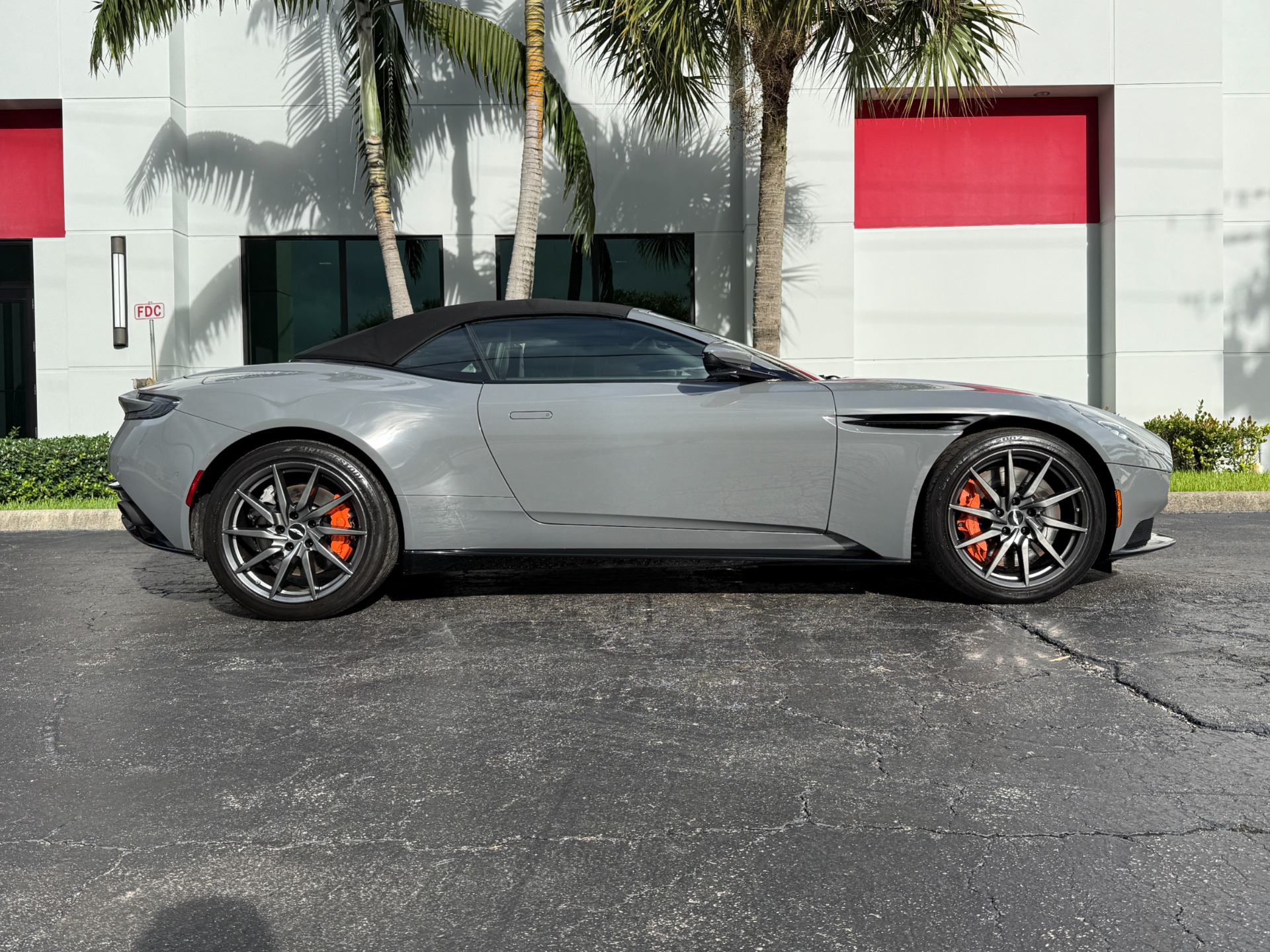 Used-2021-Aston-Martin-DB11-Volante