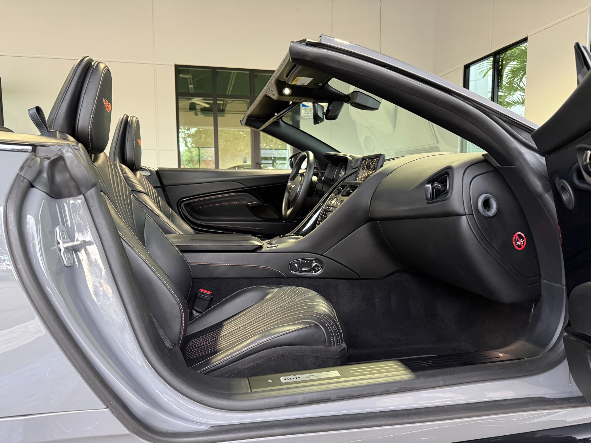 Used-2021-Aston-Martin-DB11-Volante