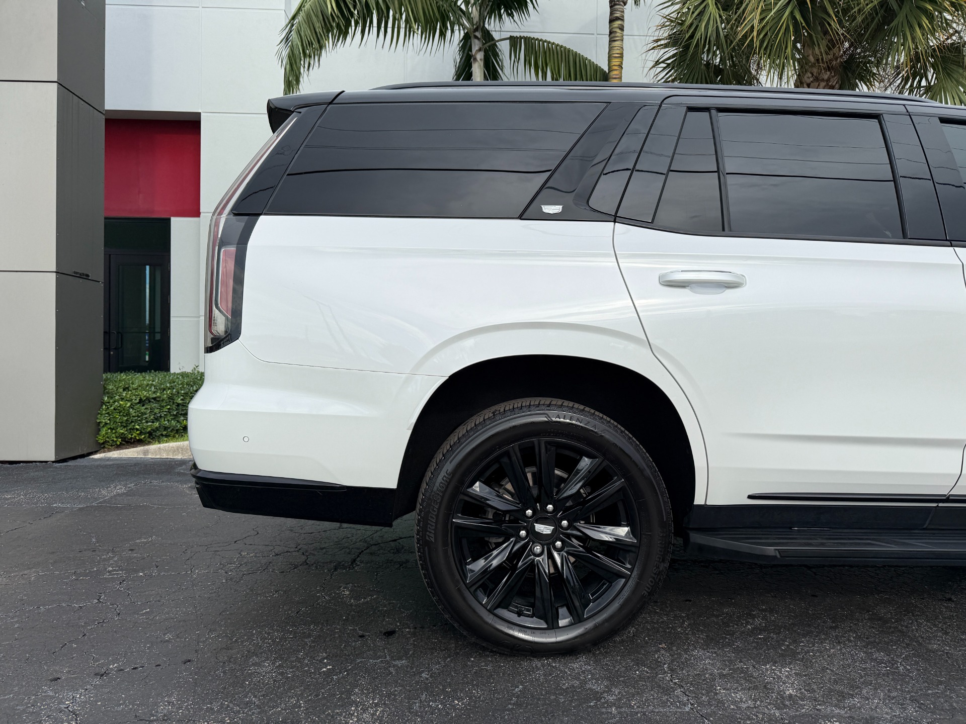2023 Cadillac Escalade Sport photo 4
