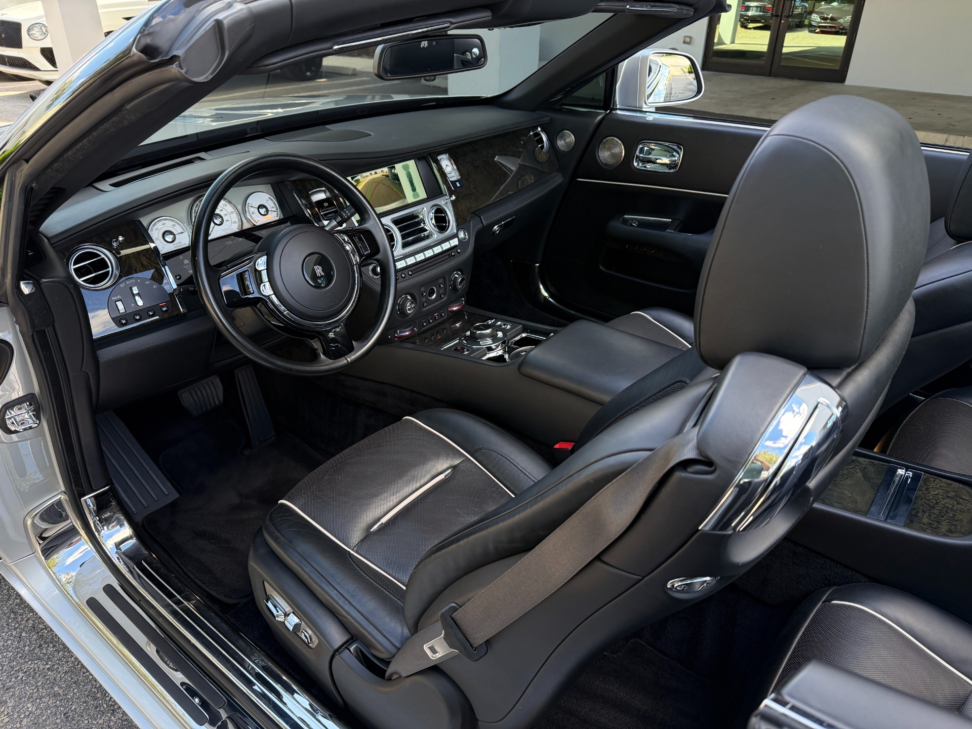 Used-2017-Rolls-Royce-Dawn