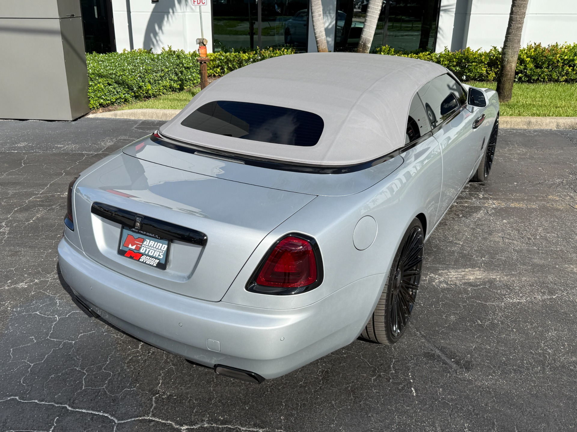 Used-2017-Rolls-Royce-Dawn