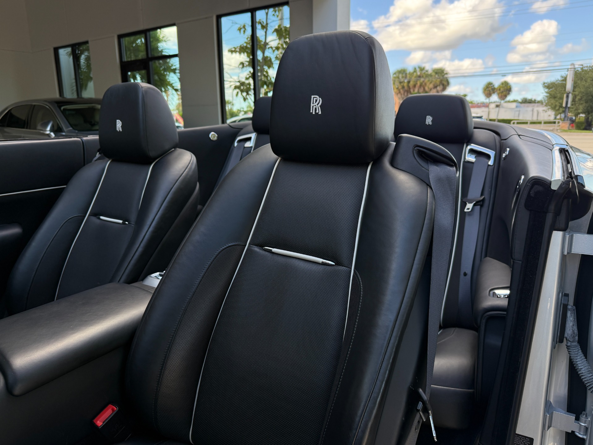 Used-2017-Rolls-Royce-Dawn