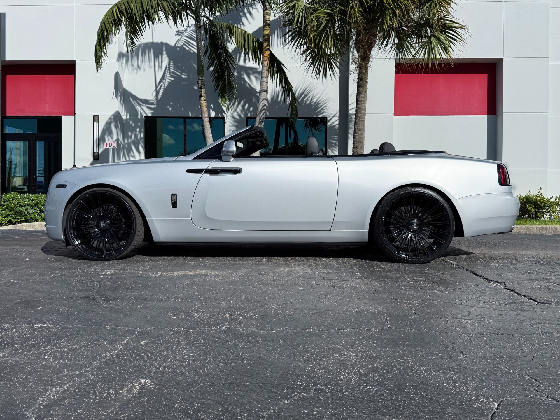 Used-2017-Rolls-Royce-Dawn
