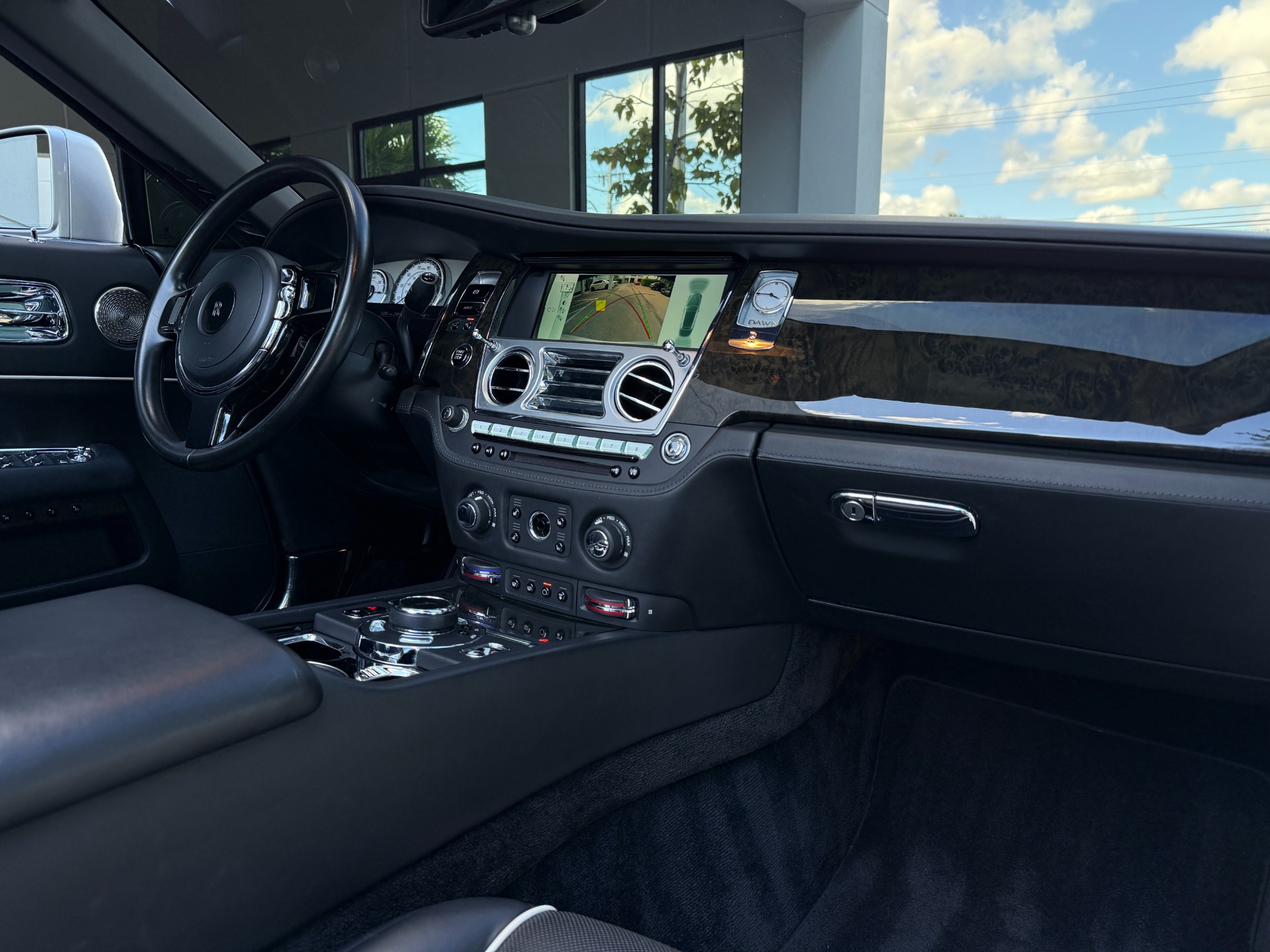 Used-2017-Rolls-Royce-Dawn