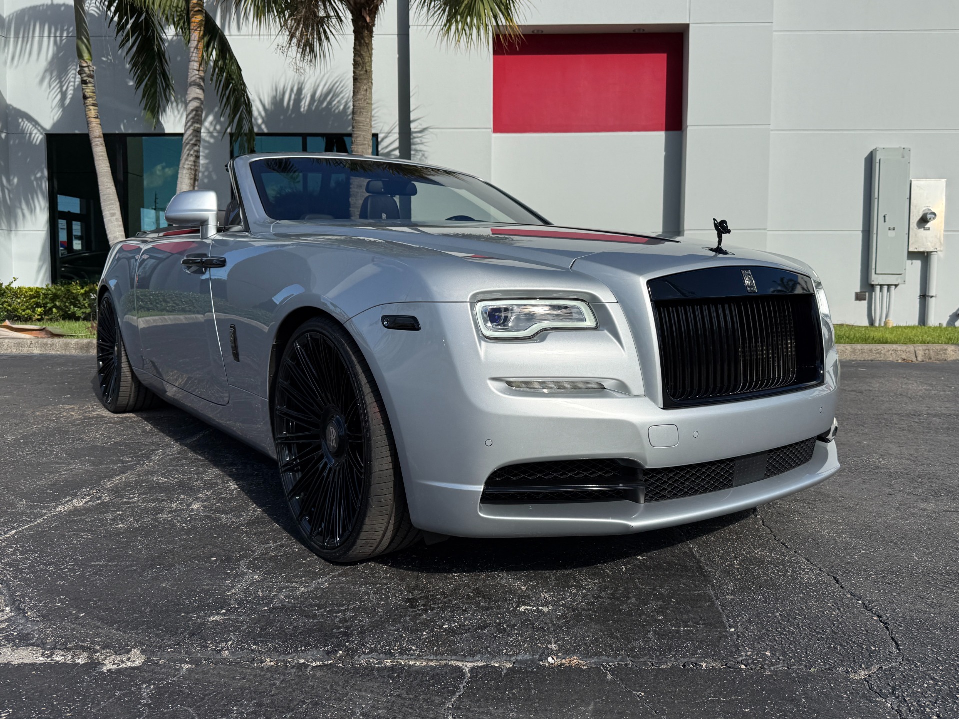 Used-2017-Rolls-Royce-Dawn