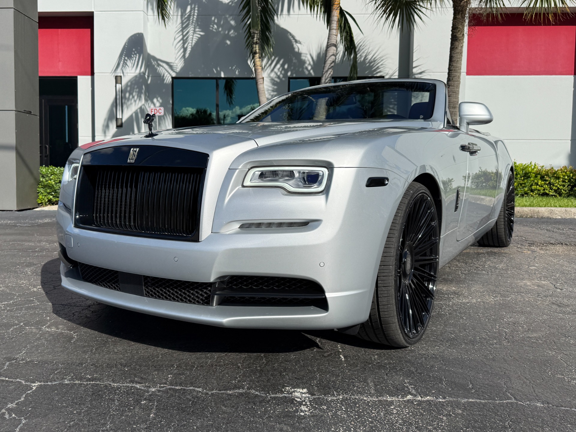 Used-2017-Rolls-Royce-Dawn