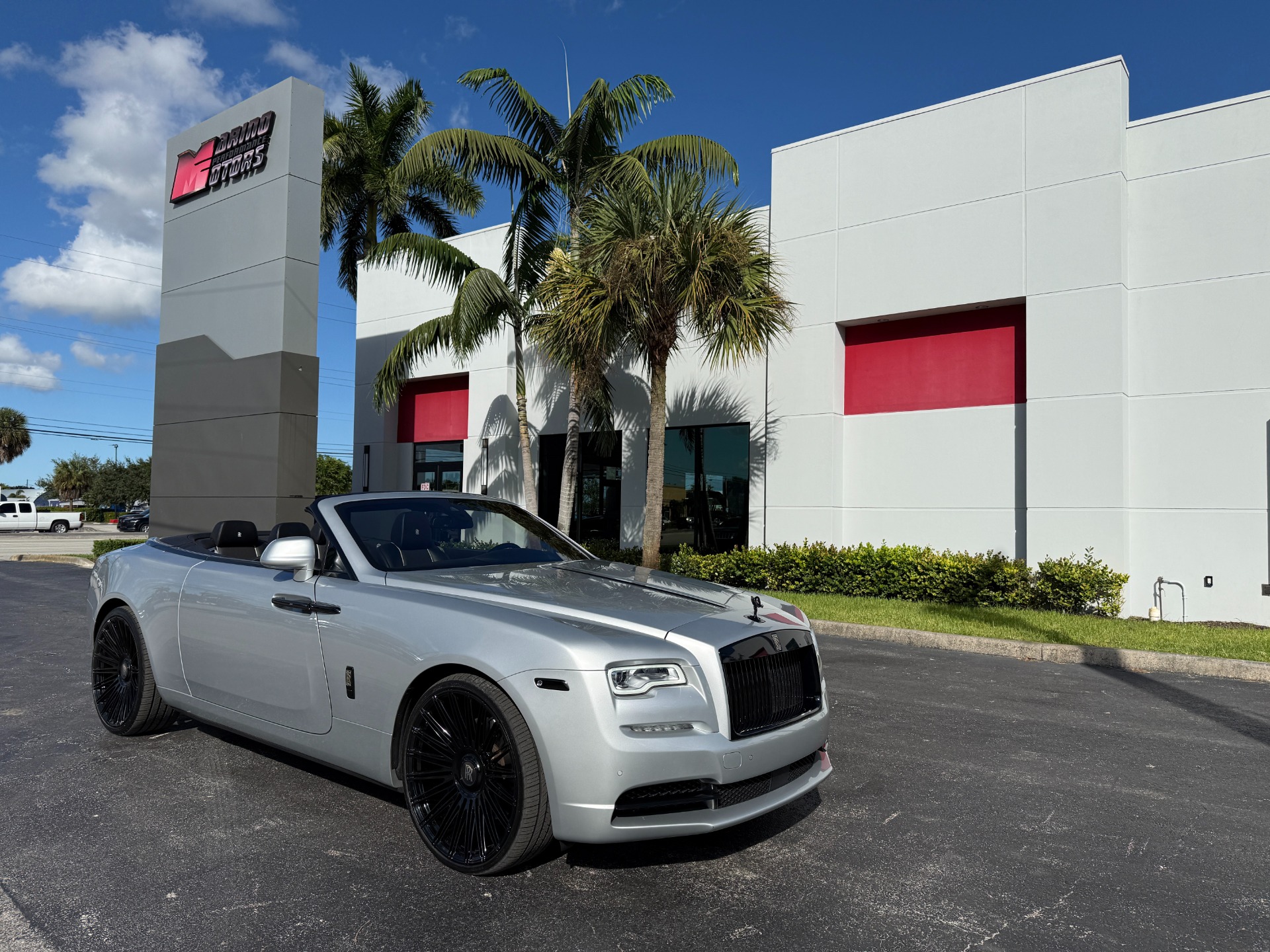 Used-2017-Rolls-Royce-Dawn