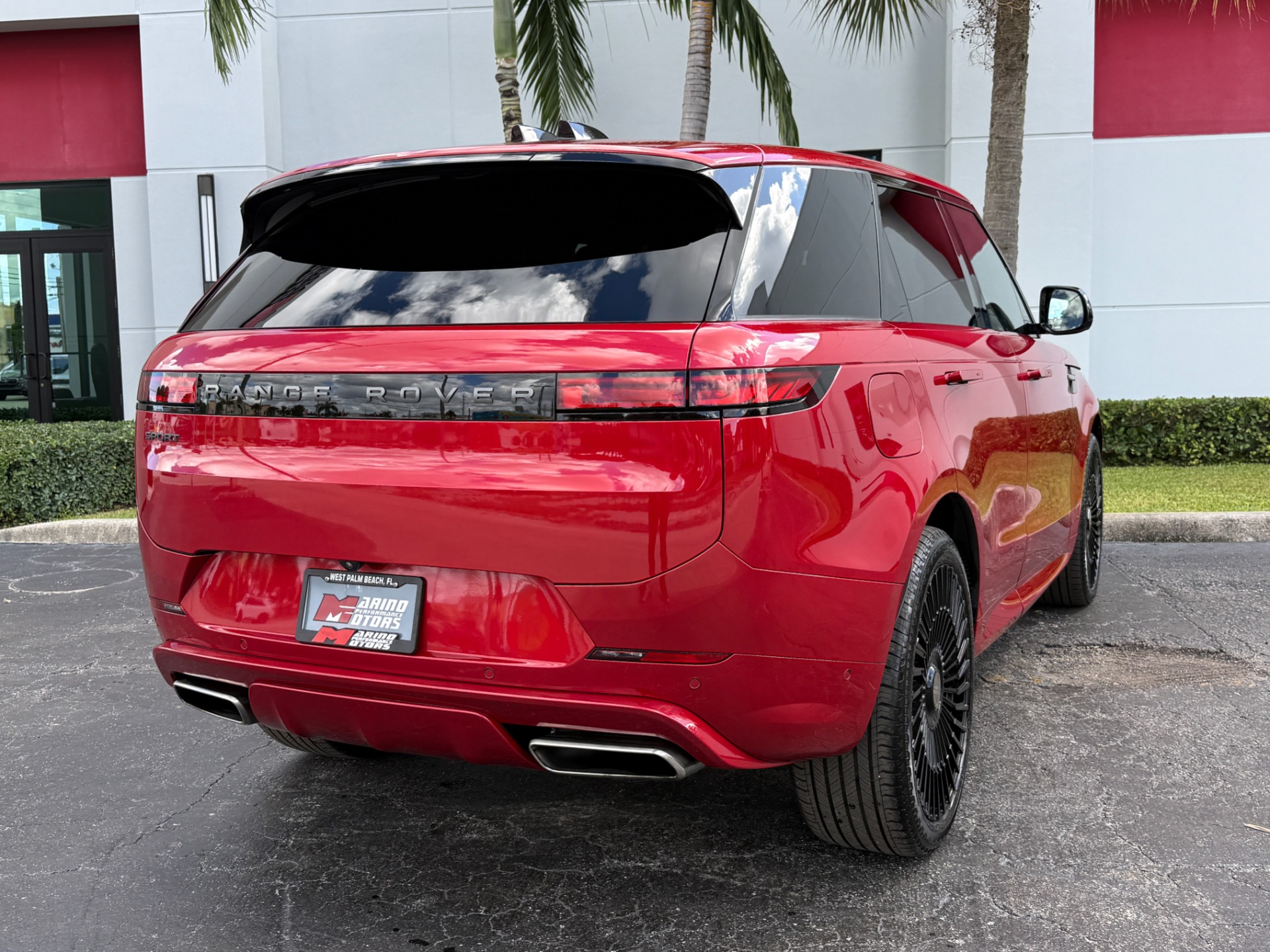 Used-2024-Land-Rover-Range-Rover-Sport-P400-Dynamic-SE