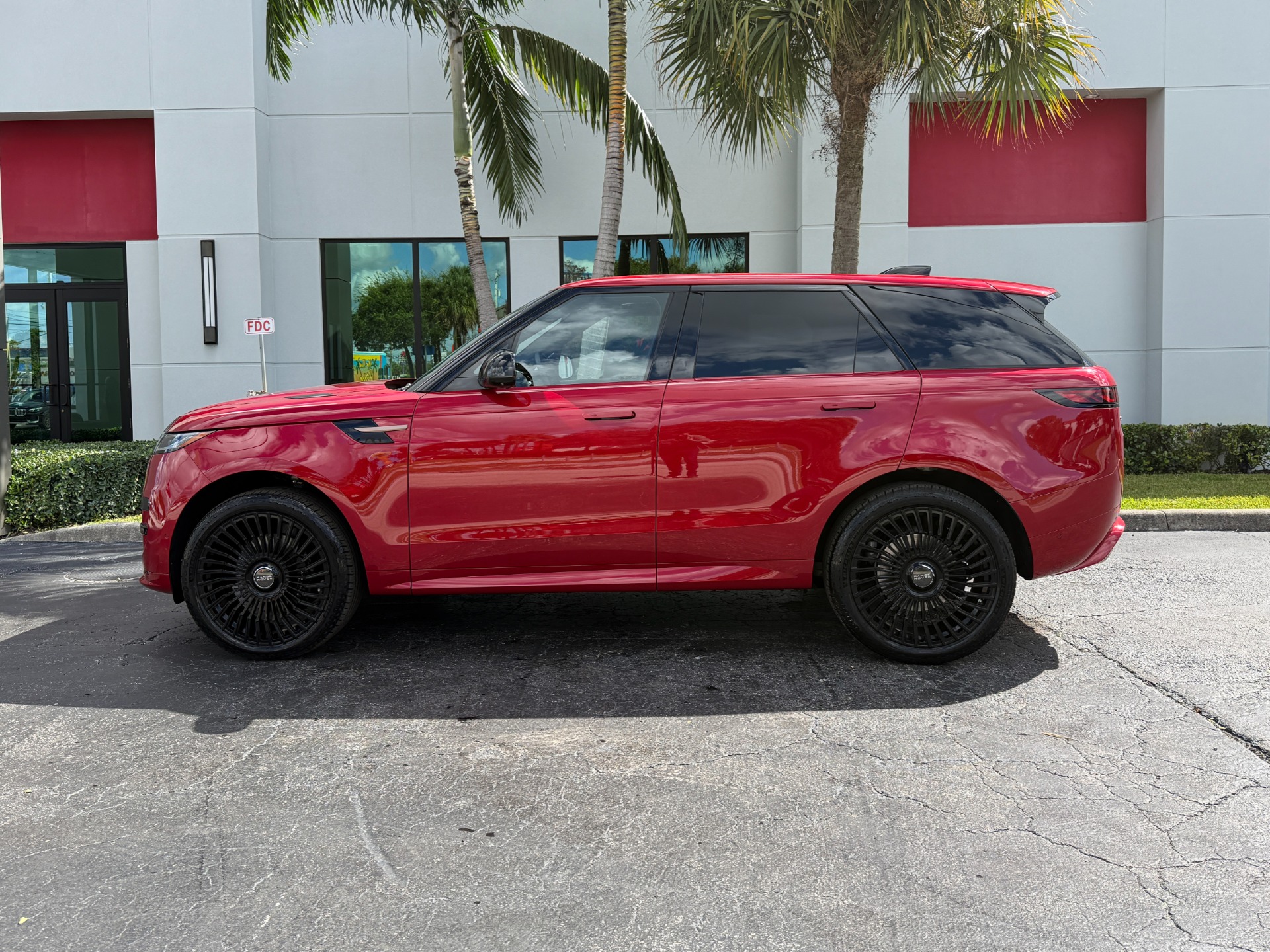 Used-2024-Land-Rover-Range-Rover-Sport-P400-Dynamic-SE