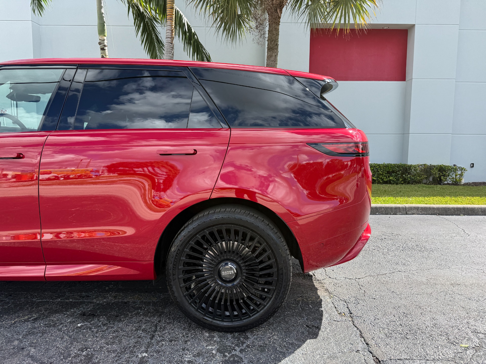 Used-2024-Land-Rover-Range-Rover-Sport-P400-Dynamic-SE