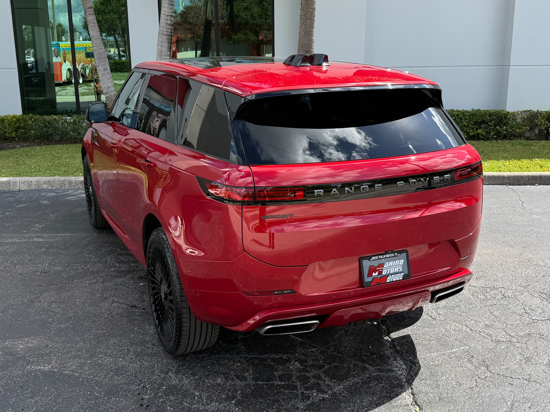 Used-2024-Land-Rover-Range-Rover-Sport-P400-Dynamic-SE