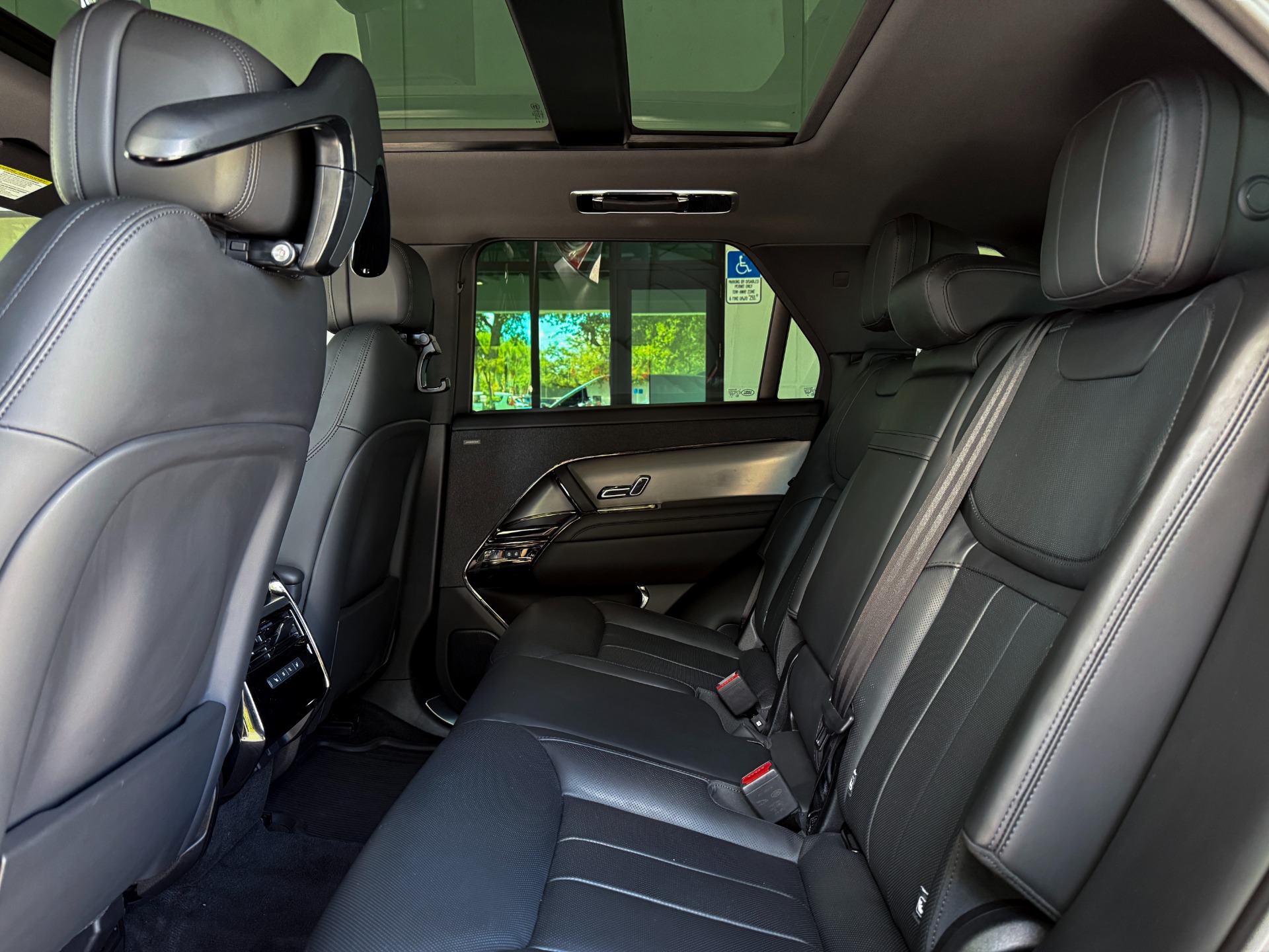 Used-2024-Land-Rover-Range-Rover-Sport-P400-Dynamic-SE