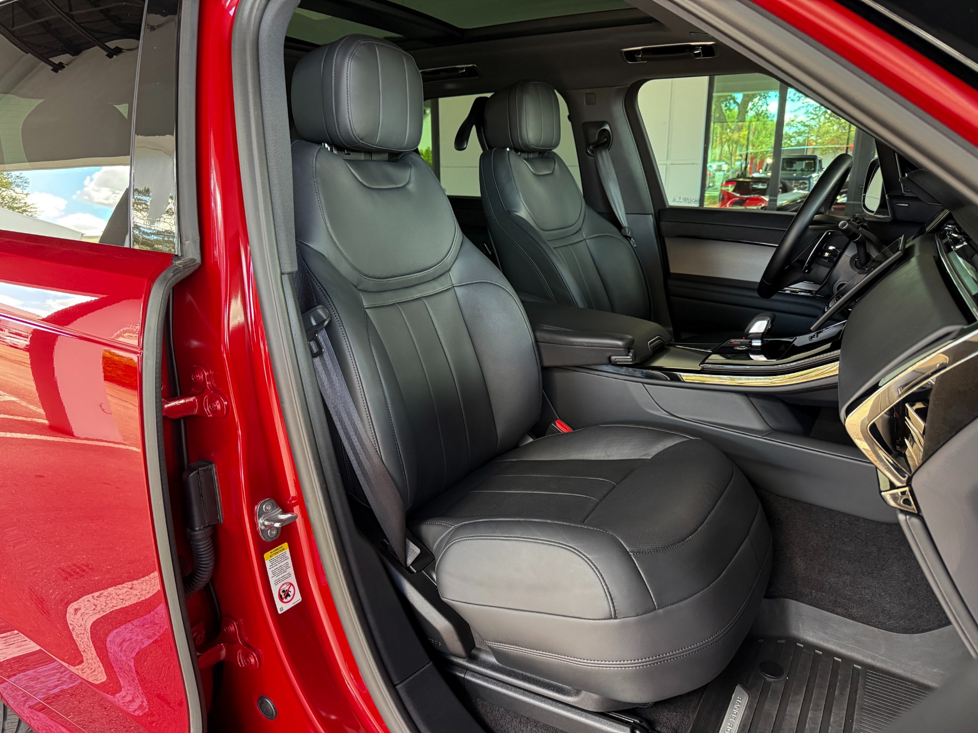 Used-2024-Land-Rover-Range-Rover-Sport-P400-Dynamic-SE