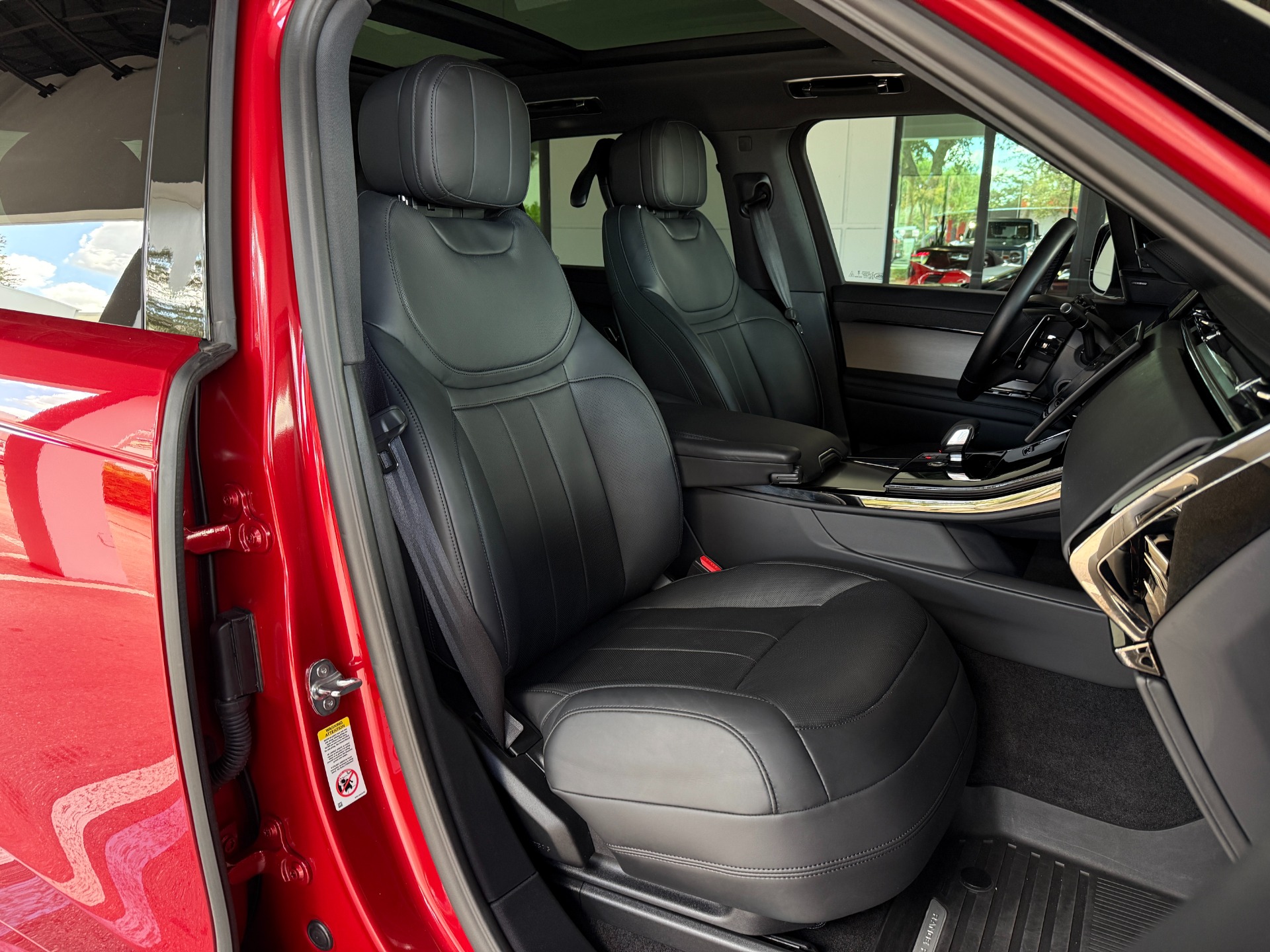 Used-2024-Land-Rover-Range-Rover-Sport-P400-Dynamic-SE