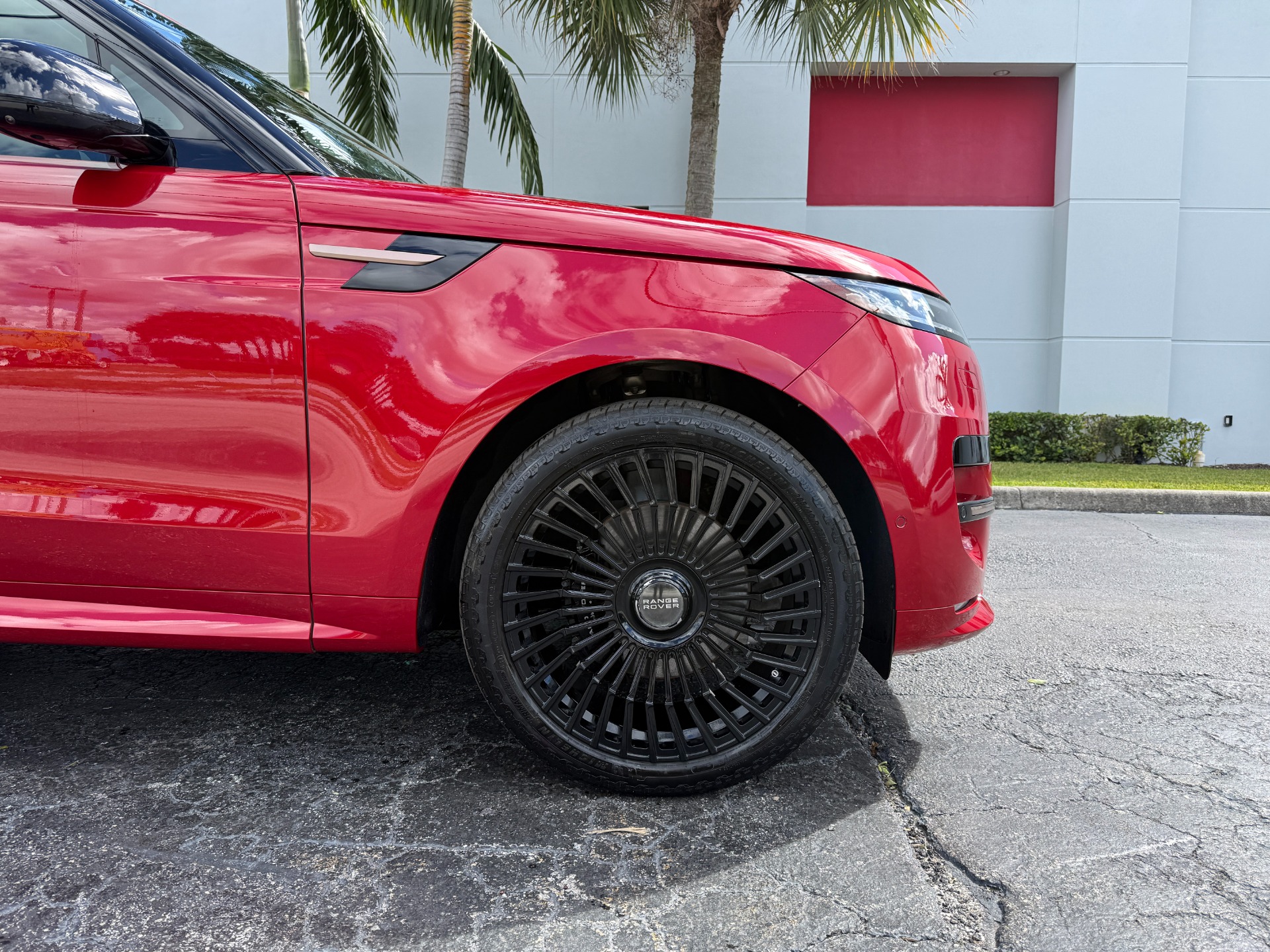 Used-2024-Land-Rover-Range-Rover-Sport-P400-Dynamic-SE