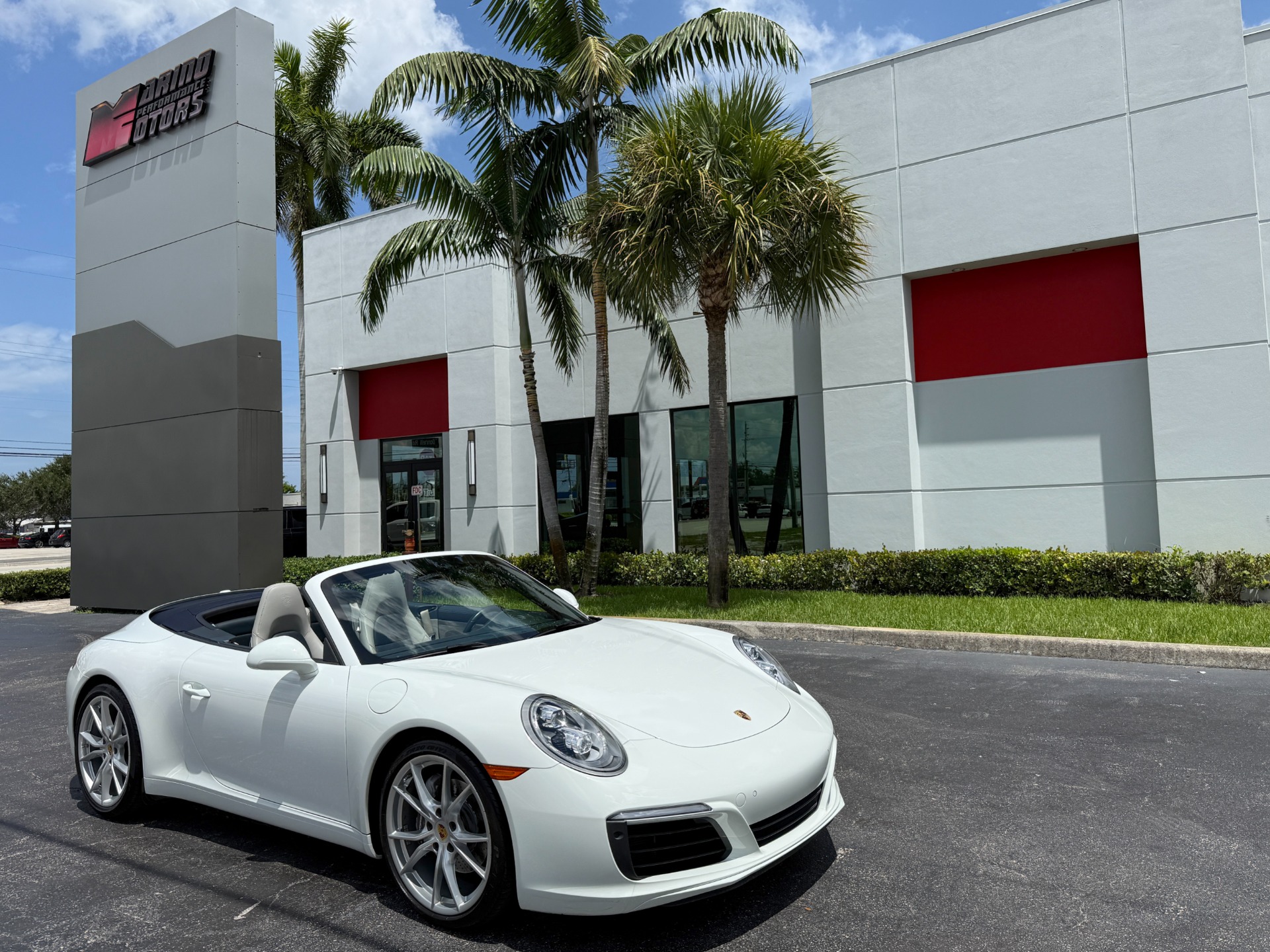 White 2018 Porsche 911 Convertible Rear-Wheel Drive 7-Speed Automatic