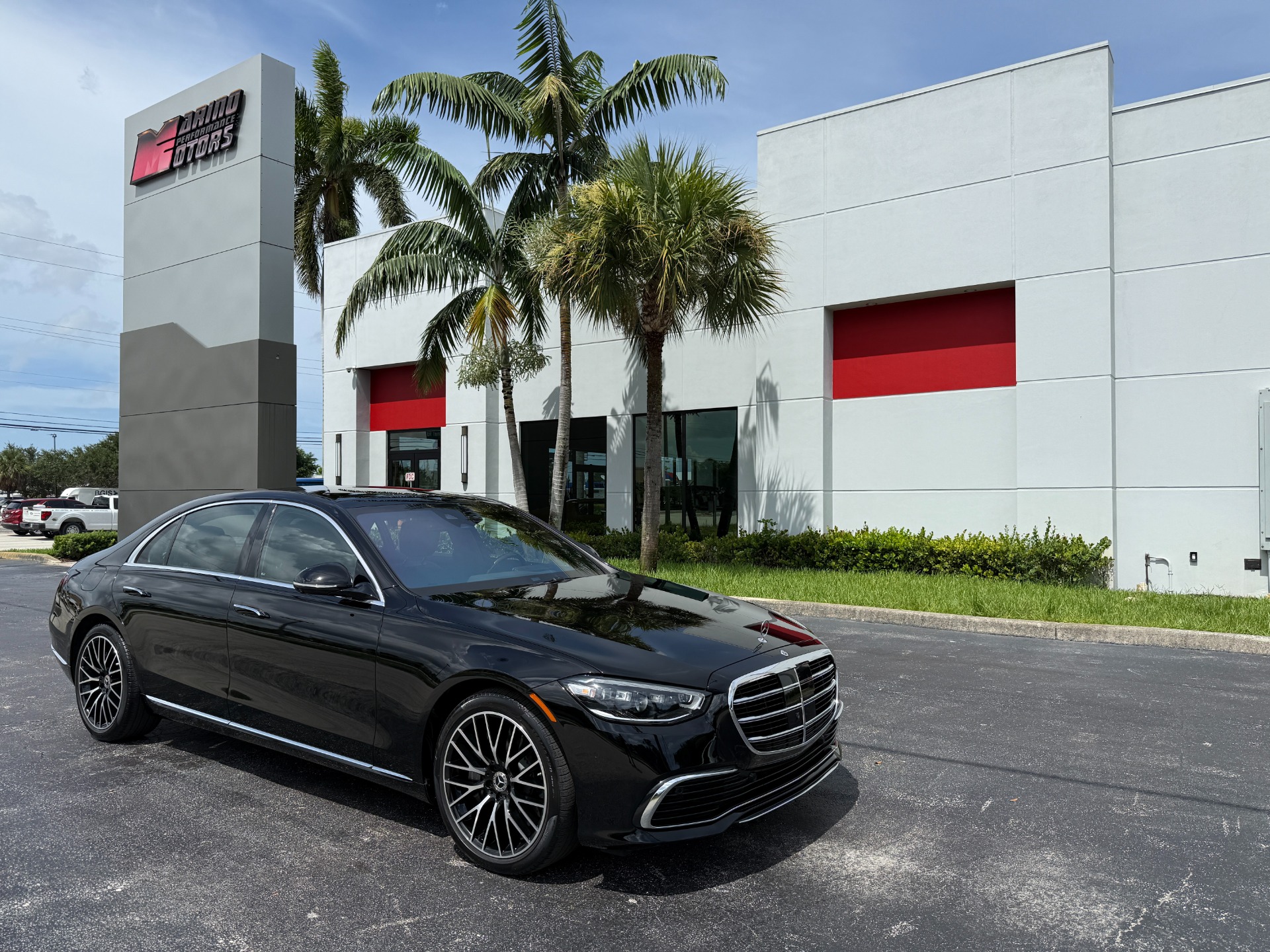 2024 Mercedes-Benz S-Class  Sedán Tracción en las cuatro ruedas 9 velocidades Automática