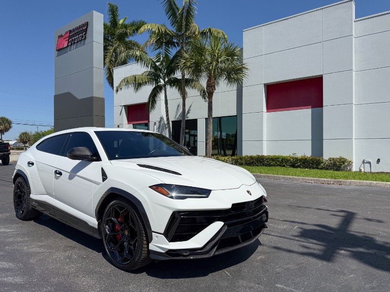 2023 Lamborghini Urus 4.0 V8 Performante's photo