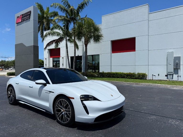 2023 Porsche Taycan -'s photo