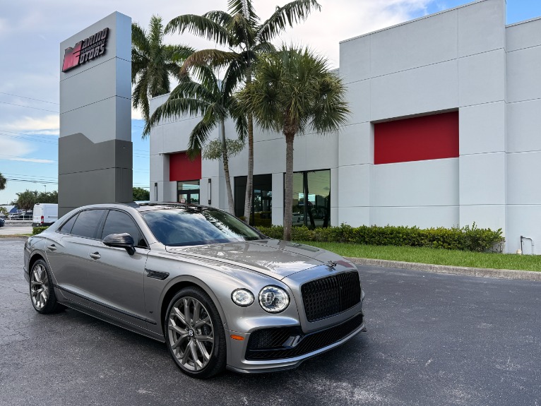 2023 Bentley Flying Spur V8's photo
